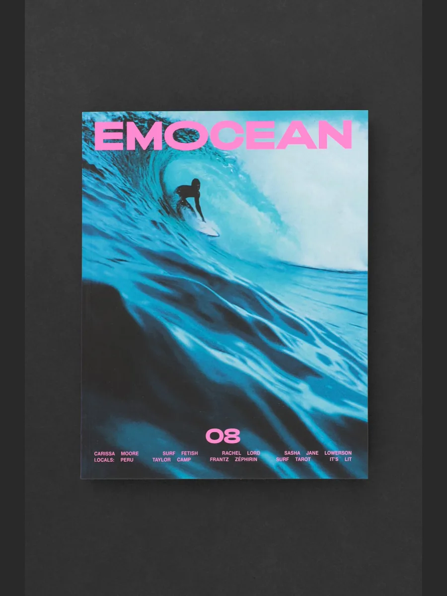Couverture bleue et rose du numéro 8 d’EMOCEAN